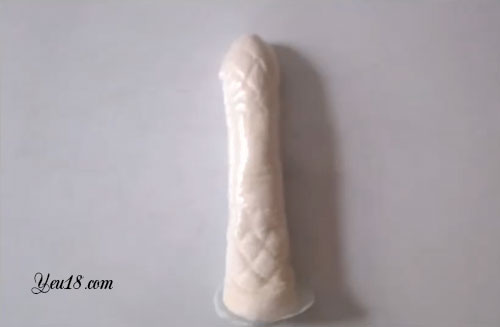 Bước 3 Tự làm dương vật giả bằng băng vệ sinh