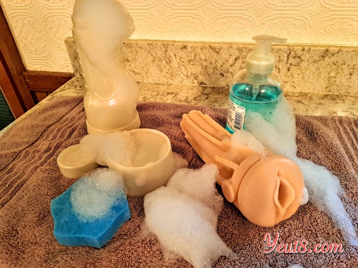 Cách vệ sinh âm đạo giả