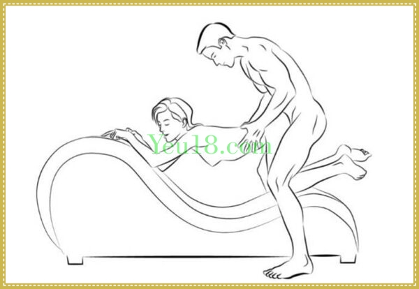 Tư thế doggy trên ghế tình yêu