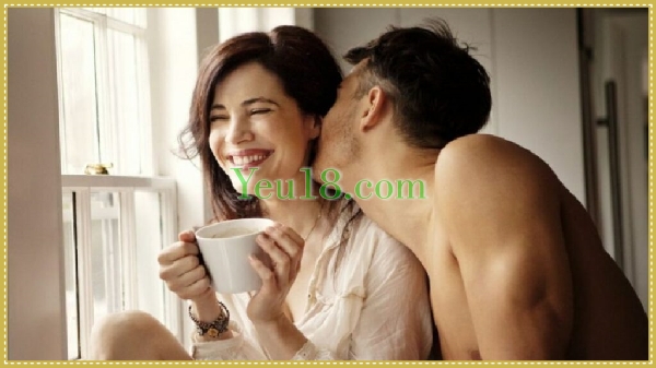 Vùng cổ và sau gáy của các cô gái cũng là nơi các chàng chú ý và yêu thích